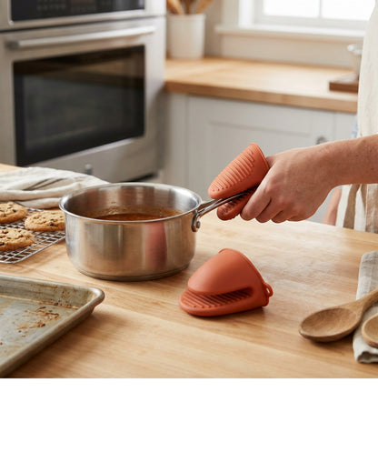 Ledgei Mini Silicone Pinch Mitts Terracotta Pair